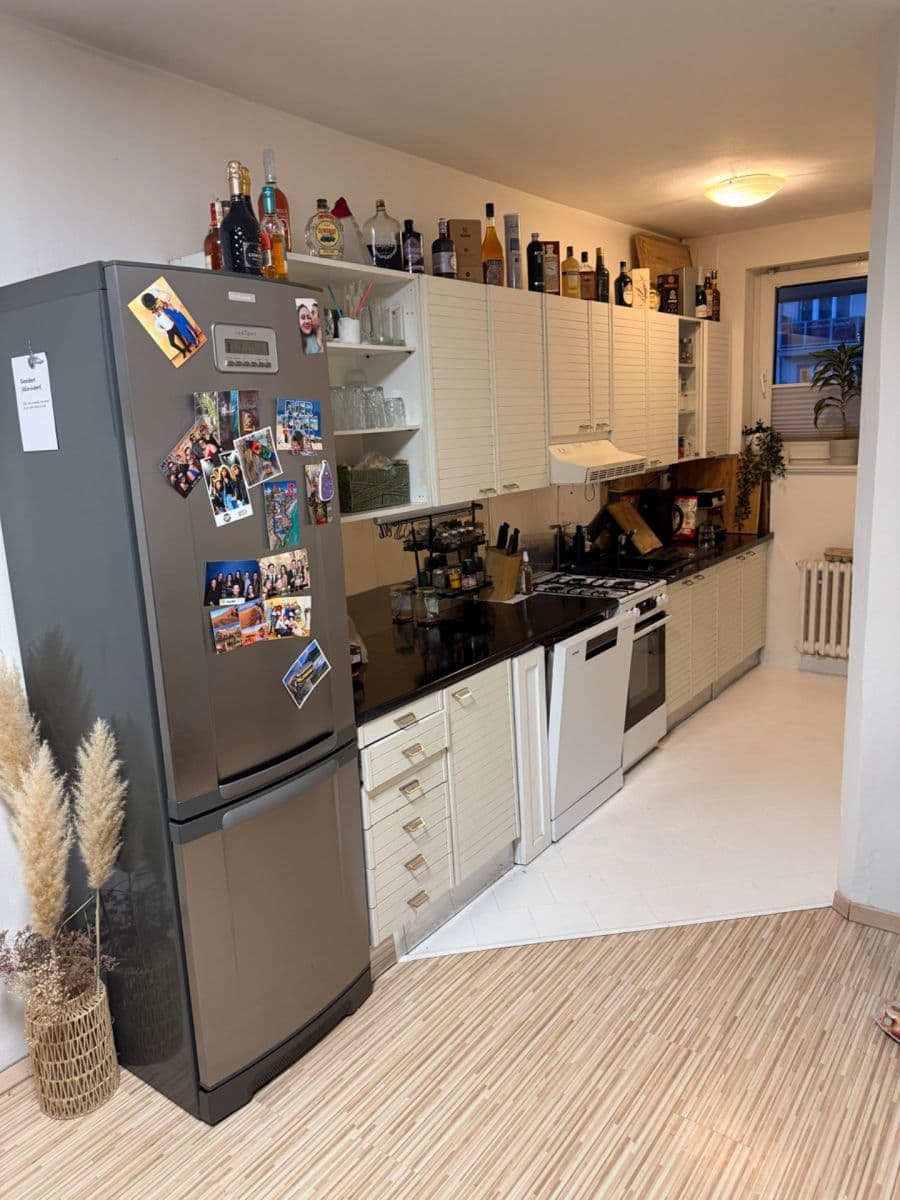 Prenájom bytu 3-izbový 109 m², Jeremenkova, Praha, Praha Prenájom bytu 3-izbový 109 m², Jeremenkova, Praha, Praha
