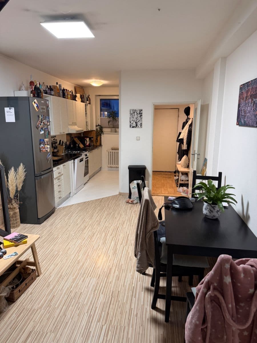 Prenájom bytu 3-izbový 109 m², Jeremenkova, Praha, Praha Prenájom bytu 3-izbový 109 m², Jeremenkova, Praha, Praha