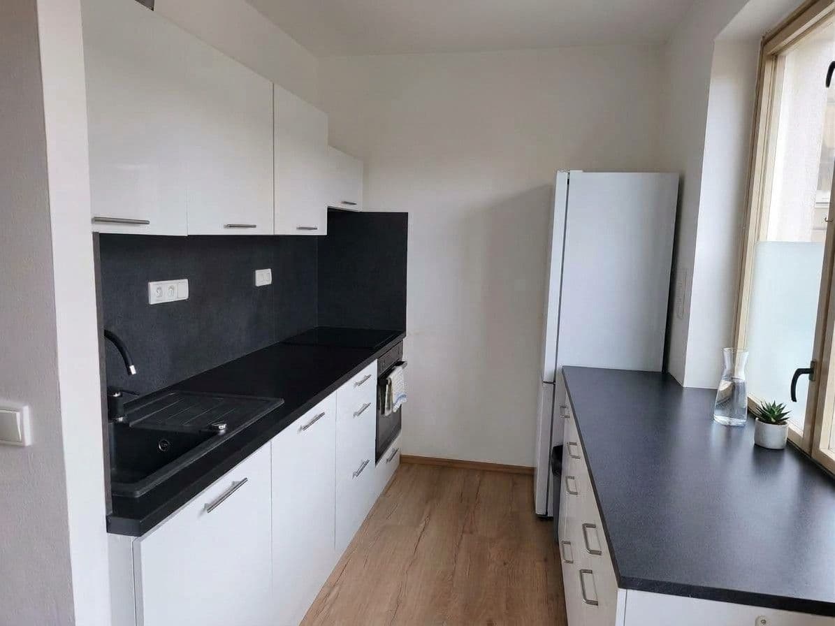 Predaj bytu 4-izbový 77 m², Hrusická, Praha, Praha Predaj bytu 4-izbový 77 m², Hrusická, Praha, Praha