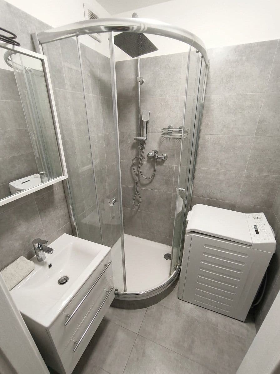Predaj bytu 4-izbový 77 m², Hrusická, Praha, Praha Predaj bytu 4-izbový 77 m², Hrusická, Praha, Praha