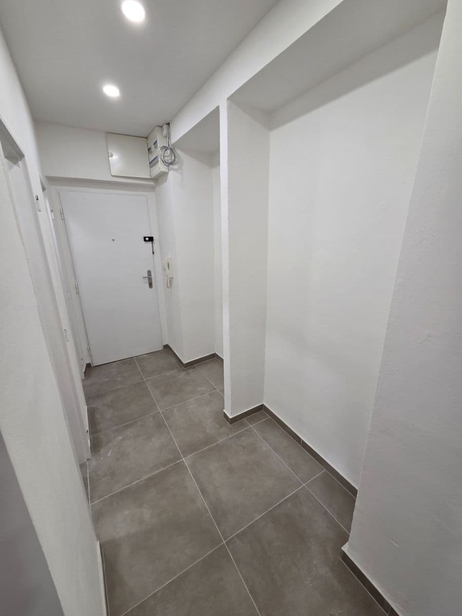 Prenájom bytu 3-izbový 73 m², Na Královkách, Kuřim, Jihomoravský kraj Prenájom bytu 3-izbový 73 m², Na Královkách, Kuřim, Jihomoravský kraj