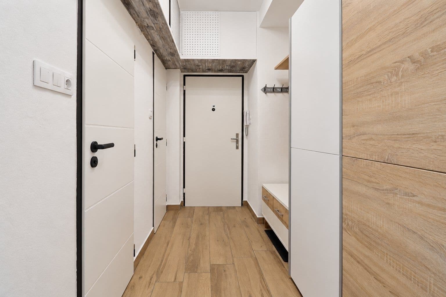 Prenájom bytu 2-izbový 48 m², Dvouletky, Praha, Praha Prenájom bytu 2-izbový 48 m², Dvouletky, Praha, Praha