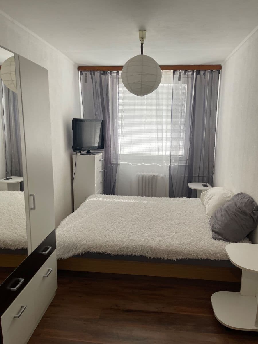 Prenájom bytu 2-izbový 60 m², Ke Kamínce, Praha, Praha Prenájom bytu 2-izbový 60 m², Ke Kamínce, Praha, Praha