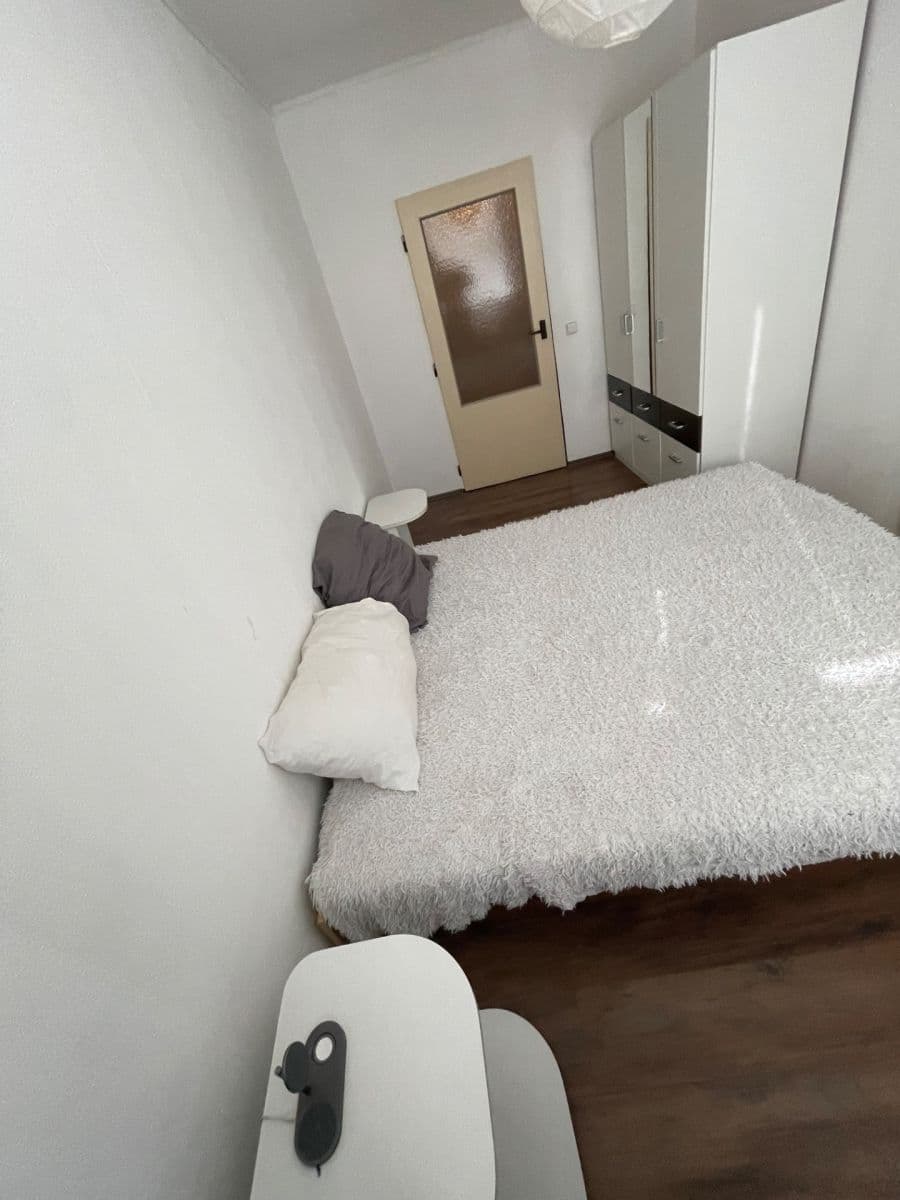 Prenájom bytu 2-izbový 60 m², Ke Kamínce, Praha, Praha Prenájom bytu 2-izbový 60 m², Ke Kamínce, Praha, Praha