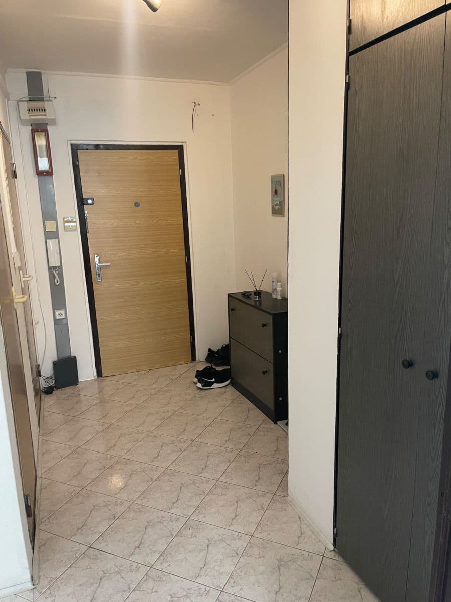 Prenájom bytu 2-izbový 60 m², Ke Kamínce, Praha, Praha Prenájom bytu 2-izbový 60 m², Ke Kamínce, Praha, Praha