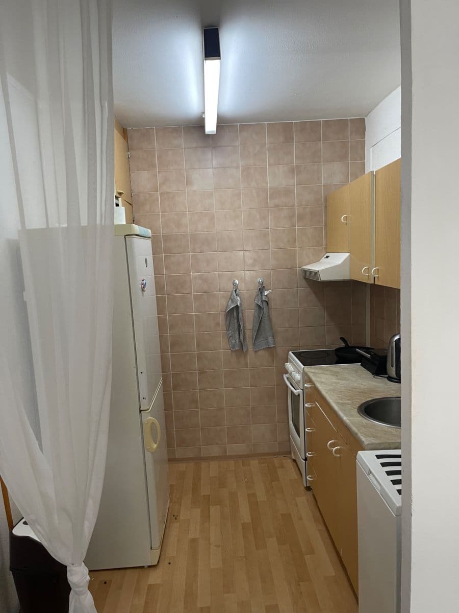 Prenájom bytu 2-izbový 60 m², Ke Kamínce, Praha, Praha Prenájom bytu 2-izbový 60 m², Ke Kamínce, Praha, Praha