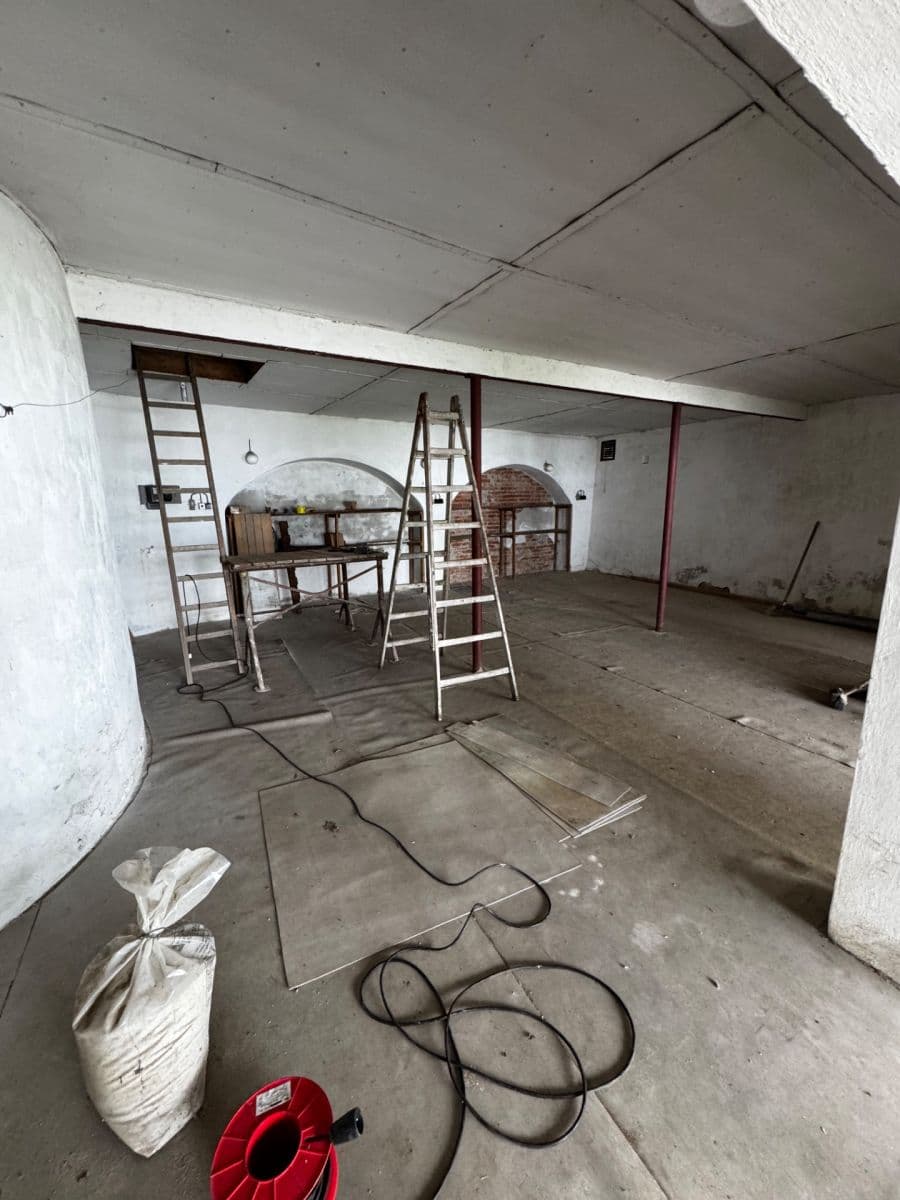 Prenájom garáže 227 m², Český Krumlov, Jihočeský kraj Prenájom garáže 227 m², Český Krumlov, Jihočeský kraj