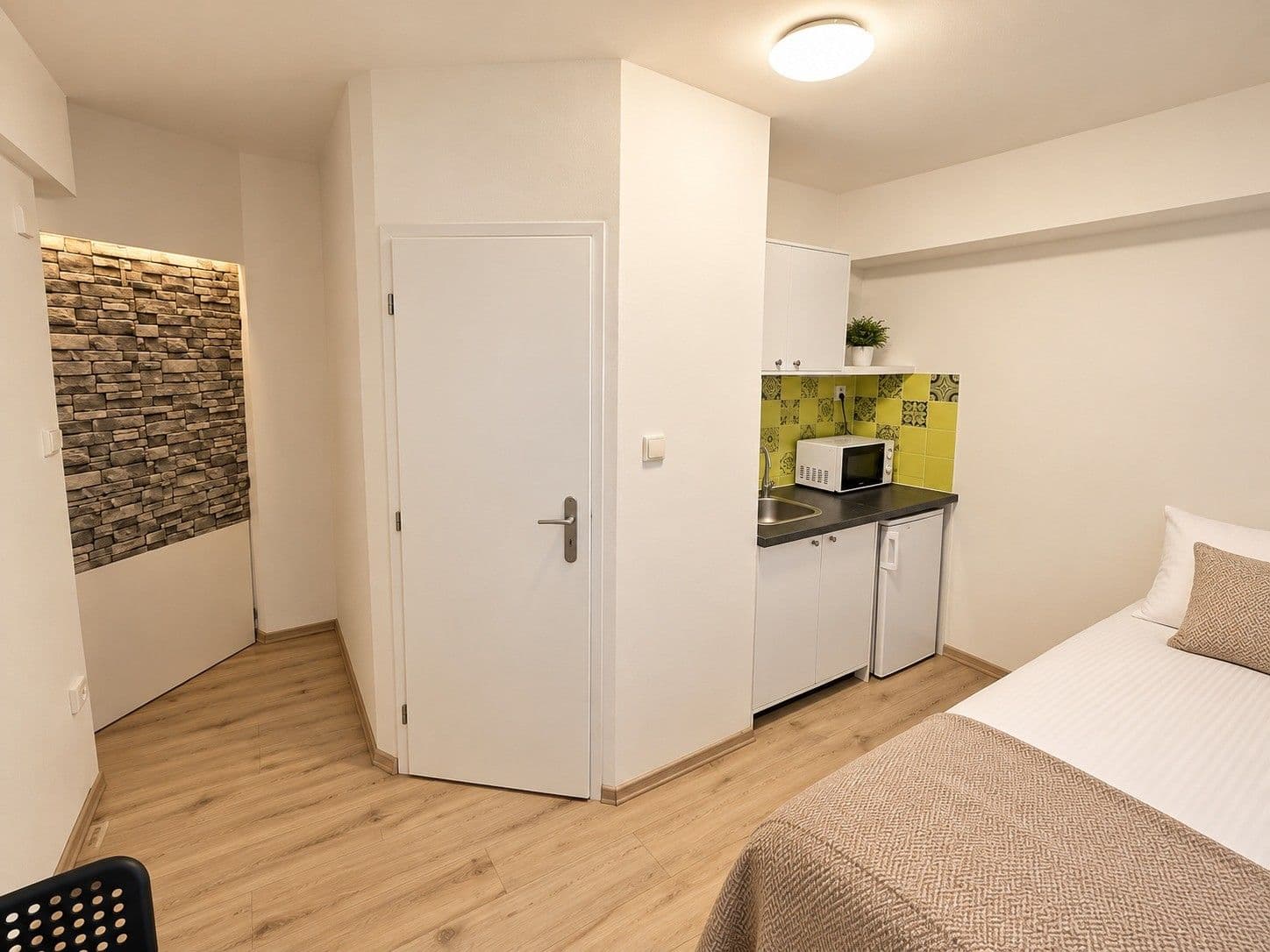 Prenájom bytu 1-izbový 13 m², Vrážská, Praha, Praha Prenájom bytu 1-izbový 13 m², Vrážská, Praha, Praha