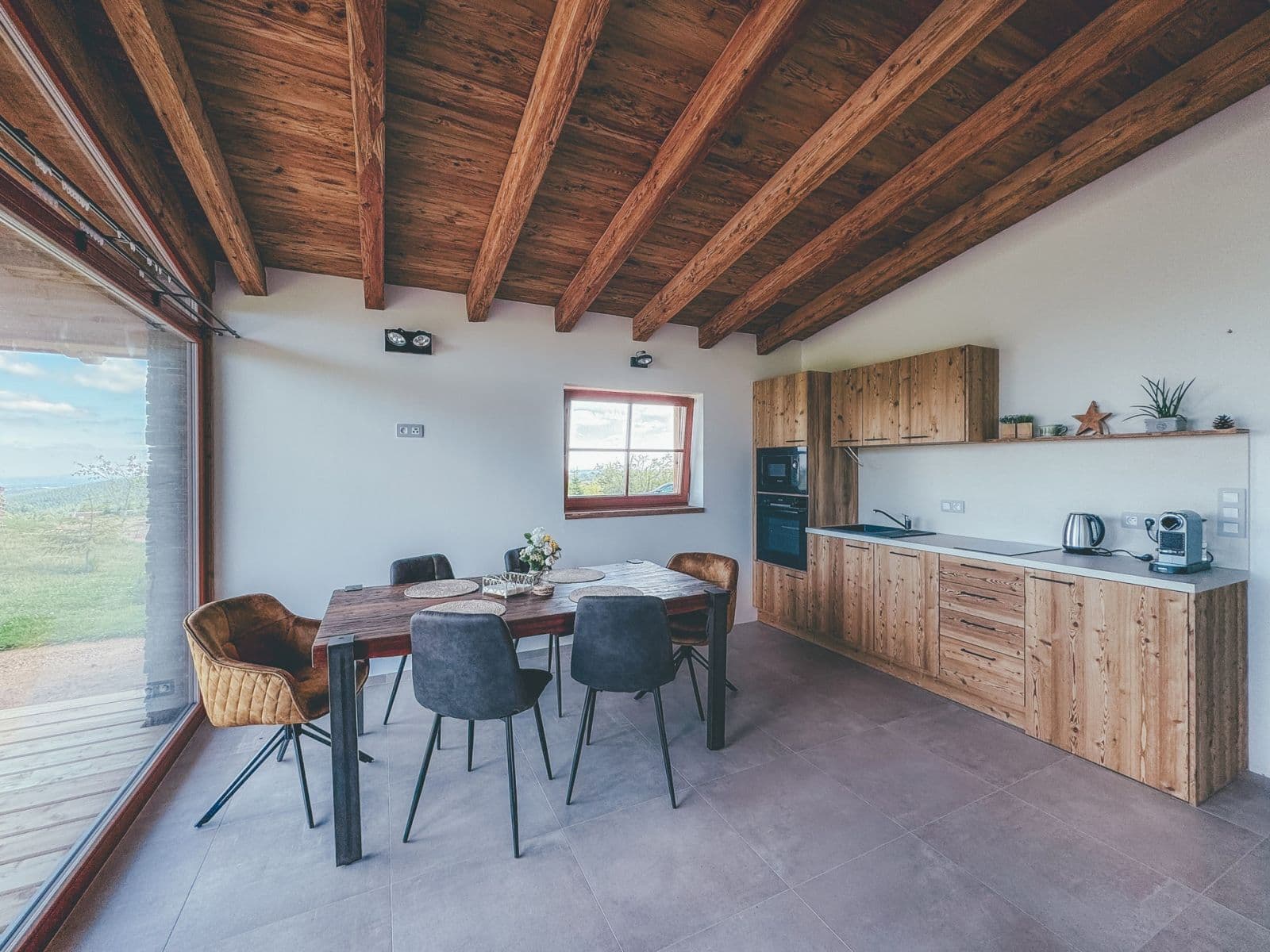 Predaj rekreačného objektu 94 m², pozemok 607 m², Dubí, Ústecký kraj Predaj rekreačného objektu 94 m², pozemok 607 m², Dubí, Ústecký kraj