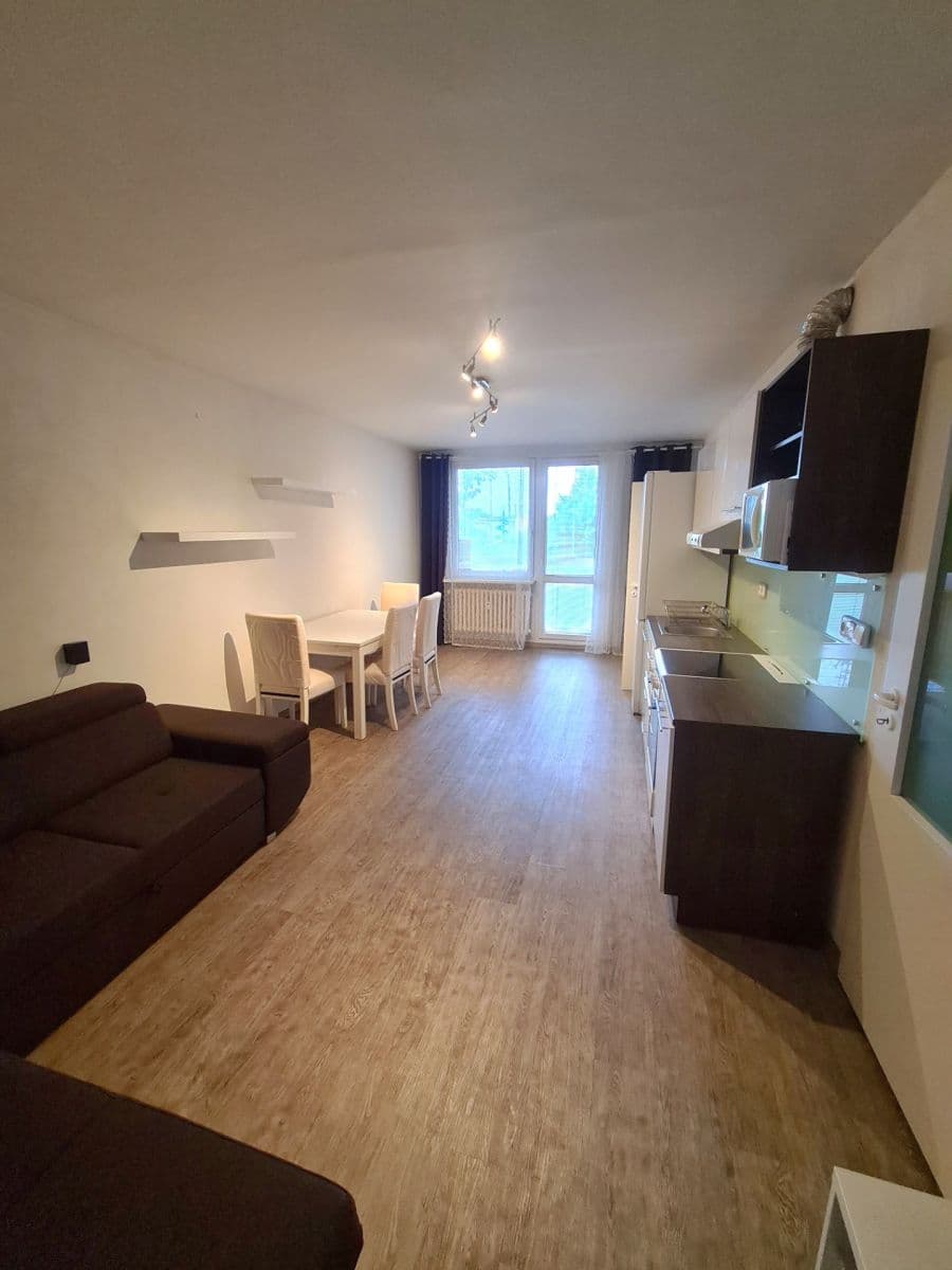 Prenájom bytu 2-izbový 46 m², Bouřilova, Praha, Praha Prenájom bytu 2-izbový 46 m², Bouřilova, Praha, Praha