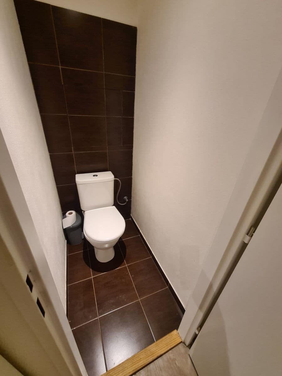 Prenájom bytu 2-izbový 46 m², Bouřilova, Praha, Praha Prenájom bytu 2-izbový 46 m², Bouřilova, Praha, Praha