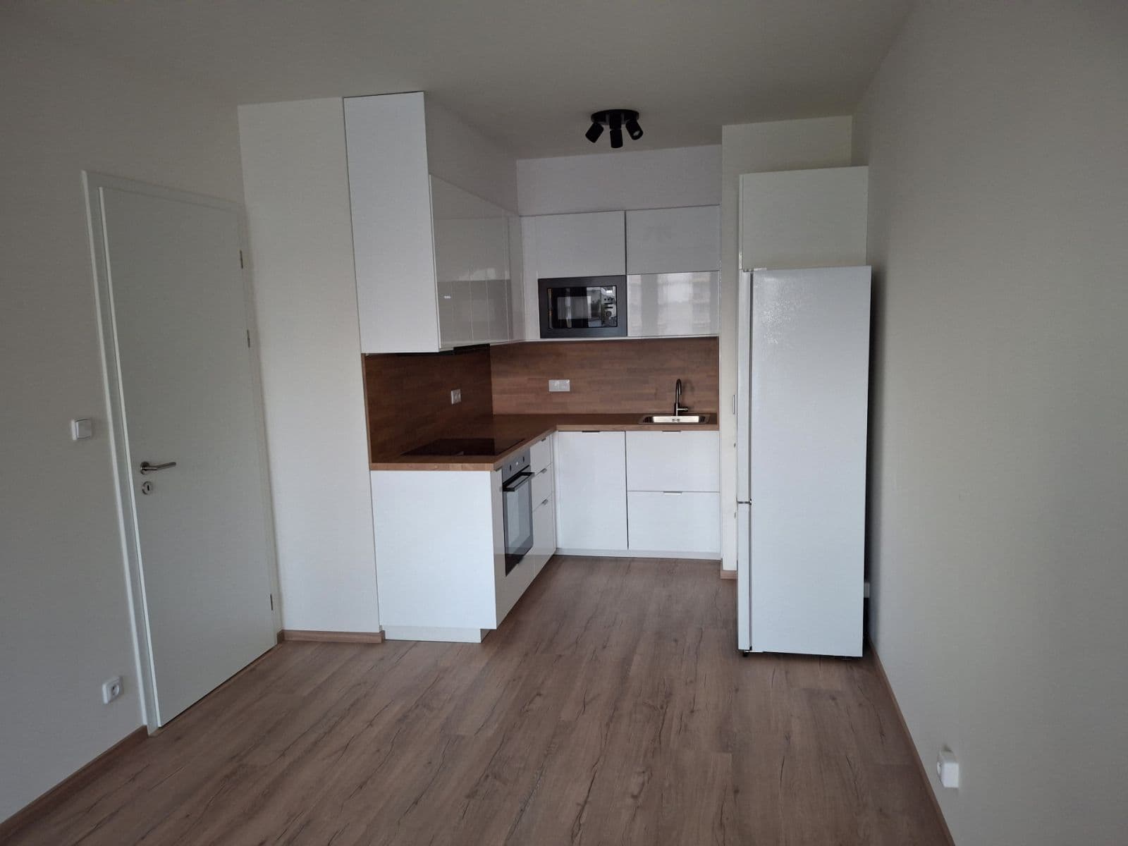 Prenájom bytu 2-izbový 43 m², Pod Harfou, Praha, Praha Prenájom bytu 2-izbový 43 m², Pod Harfou, Praha, Praha