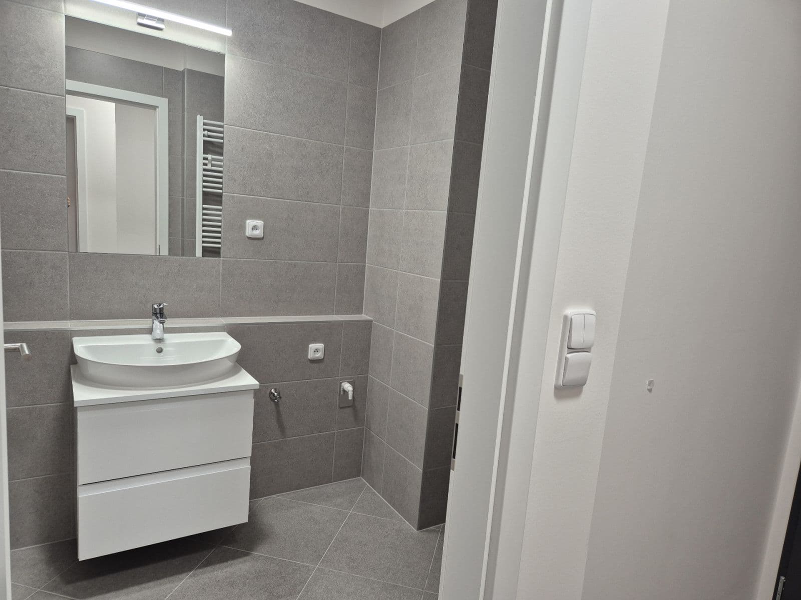 Prenájom bytu 2-izbový 43 m², Pod Harfou, Praha, Praha Prenájom bytu 2-izbový 43 m², Pod Harfou, Praha, Praha