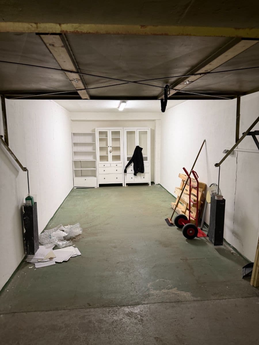 Prenájom garáže 18 m², Na Okraji, Praha, Praha Prenájom garáže 18 m², Na Okraji, Praha, Praha