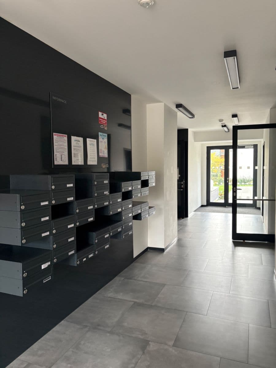Prenájom bytu 1-izbový 40 m², Skálové, Praha, Praha Prenájom bytu 1-izbový 40 m², Skálové, Praha, Praha