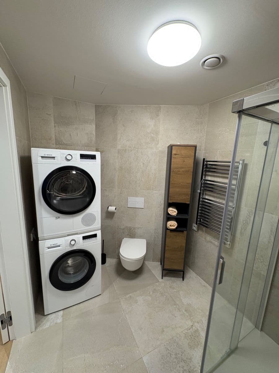Prenájom bytu 1-izbový 40 m², Skálové, Praha, Praha Prenájom bytu 1-izbový 40 m², Skálové, Praha, Praha