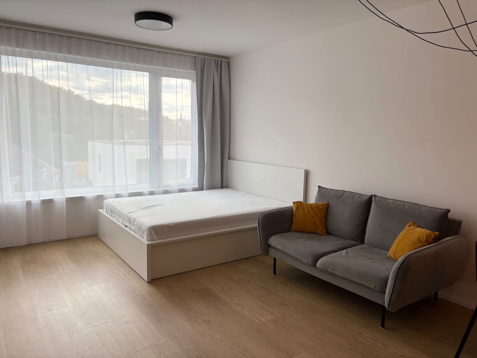 Prenájom bytu 1-izbový 40 m², Skálové, Praha, Praha Prenájom bytu 1-izbový 40 m², Skálové, Praha, Praha