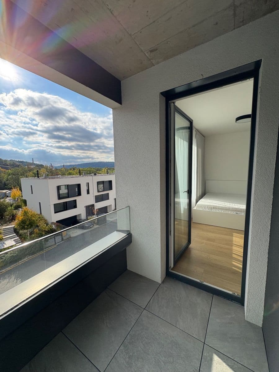 Prenájom bytu 1-izbový 40 m², Skálové, Praha, Praha Prenájom bytu 1-izbový 40 m², Skálové, Praha, Praha
