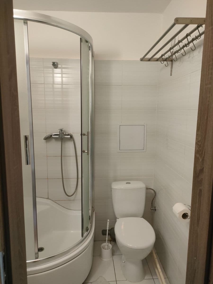 Prenájom bytu 1-izbový 30 m², J. A. Komenského, Stochov, Středočeský kraj Prenájom bytu 1-izbový 30 m², J. A. Komenského, Stochov, Středočeský kraj