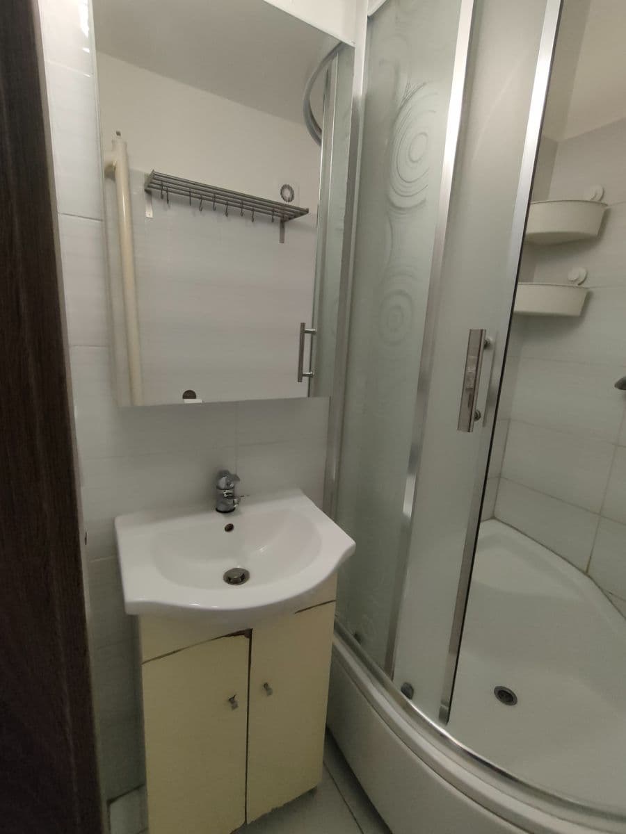 Prenájom bytu 1-izbový 30 m², J. A. Komenského, Stochov, Středočeský kraj Prenájom bytu 1-izbový 30 m², J. A. Komenského, Stochov, Středočeský kraj