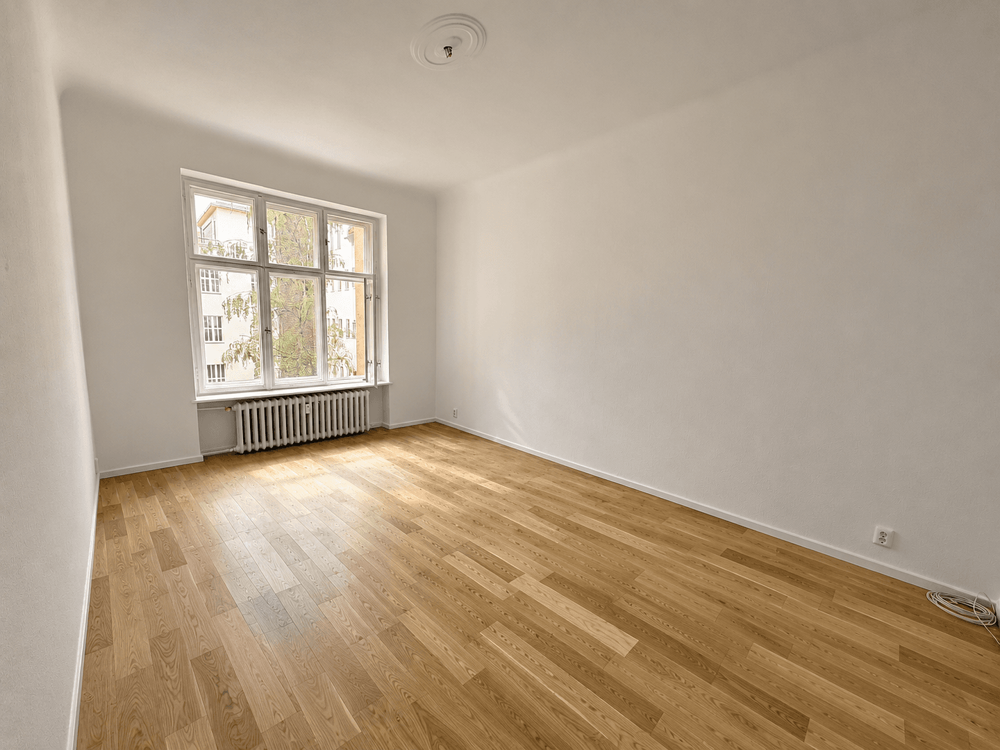 Prenájom bytu 4-izbový 127 m², Duisburgerstr., Berlin, Berlín Prenájom bytu 4-izbový 127 m², Duisburgerstr., Berlin, Berlín