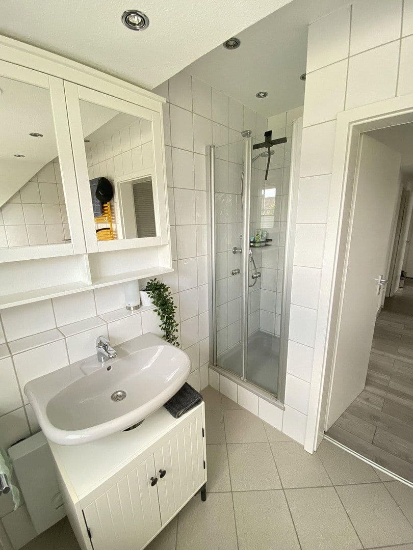 Predaj bytu 4-izbový 77 m², Hölderlin Str. 2, Stuhr, Dolné Sasko Predaj bytu 4-izbový 77 m², Hölderlin Str. 2, Stuhr, Dolné Sasko