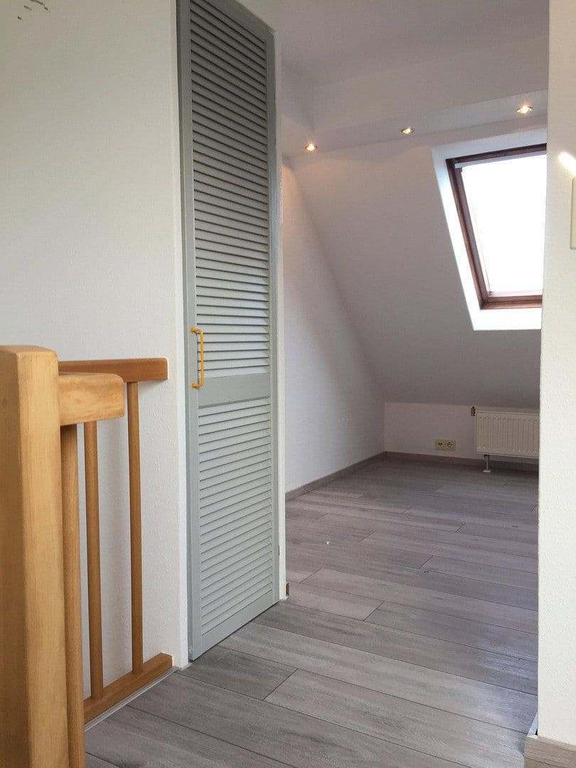 Predaj bytu 4-izbový 77 m², Hölderlin Str. 2, Stuhr, Dolné Sasko Predaj bytu 4-izbový 77 m², Hölderlin Str. 2, Stuhr, Dolné Sasko