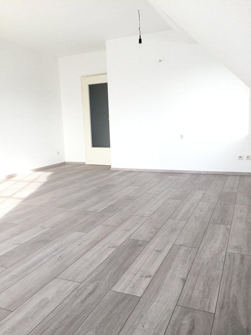 Predaj bytu 4-izbový 77 m², Hölderlin Str. 2, Stuhr, Dolné Sasko Predaj bytu 4-izbový 77 m², Hölderlin Str. 2, Stuhr, Dolné Sasko
