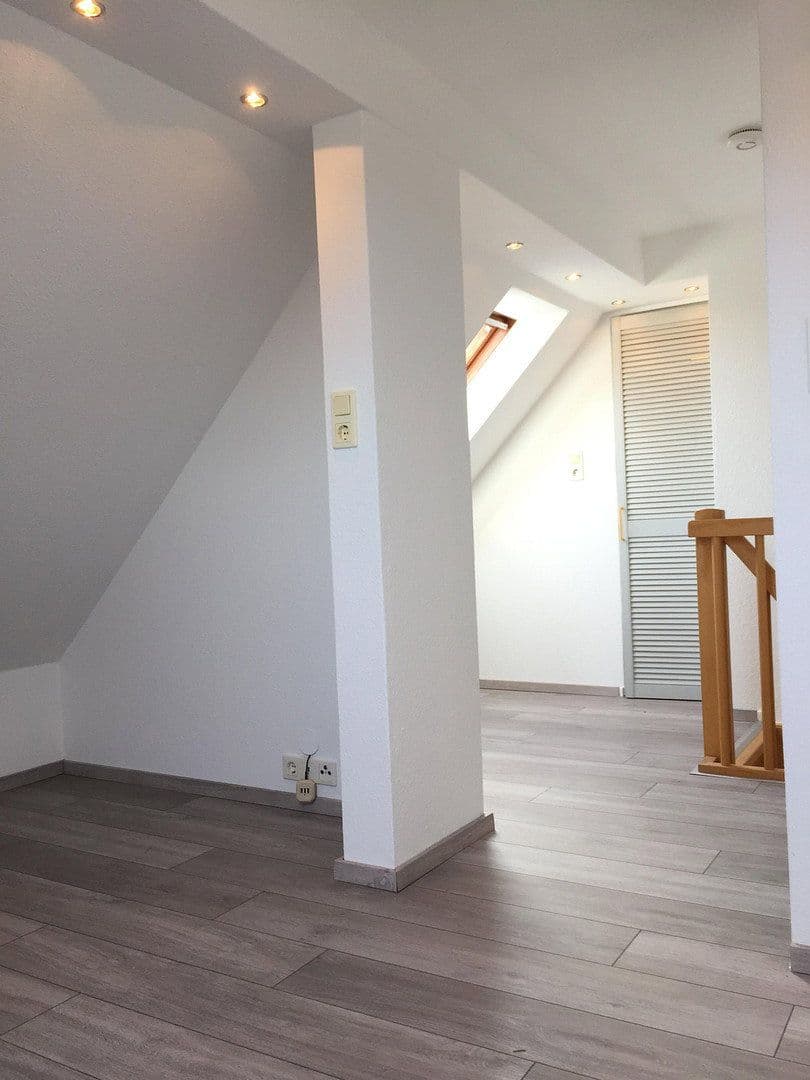 Predaj bytu 4-izbový 77 m², Hölderlin Str. 2, Stuhr, Dolné Sasko Predaj bytu 4-izbový 77 m², Hölderlin Str. 2, Stuhr, Dolné Sasko