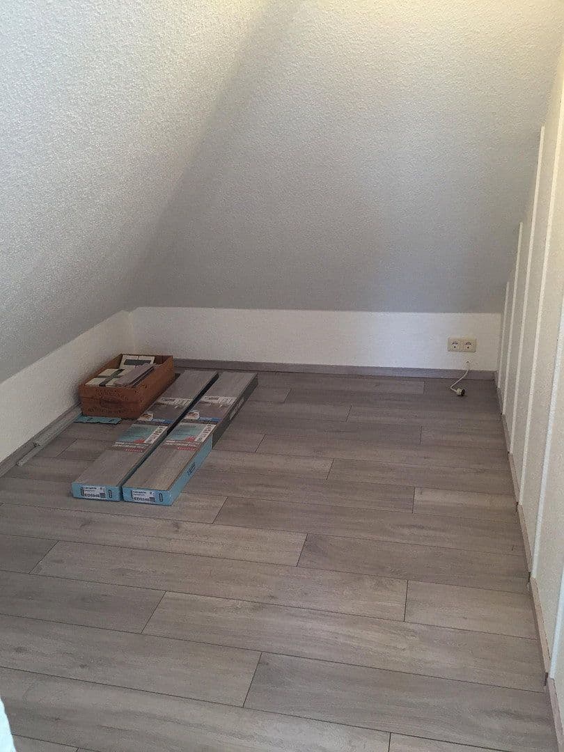 Predaj bytu 4-izbový 77 m², Hölderlin Str. 2, Stuhr, Dolné Sasko Predaj bytu 4-izbový 77 m², Hölderlin Str. 2, Stuhr, Dolné Sasko