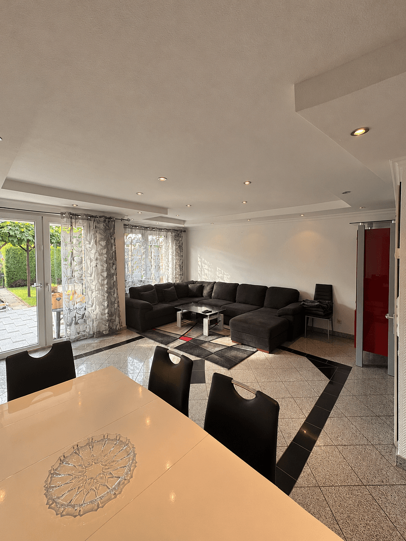Predaj domu 107 m², pozemok 188 m², Neuss, Severné Porýnie - Westfálsko Predaj domu 107 m², pozemok 188 m², Neuss, Severné Porýnie - Westfálsko