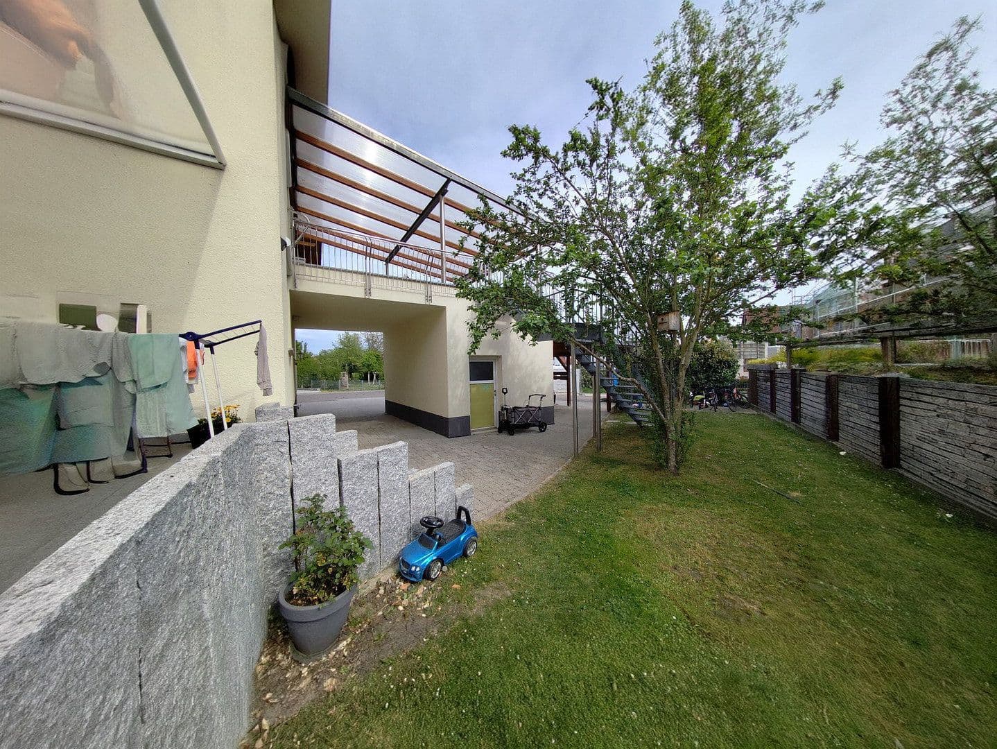 Predaj domu 322 m², pozemok 500 m², Singen (Hohentwiel), Bádensko-Wurttembersko Predaj domu 322 m², pozemok 500 m², Singen (Hohentwiel), Bádensko-Wurttembersko