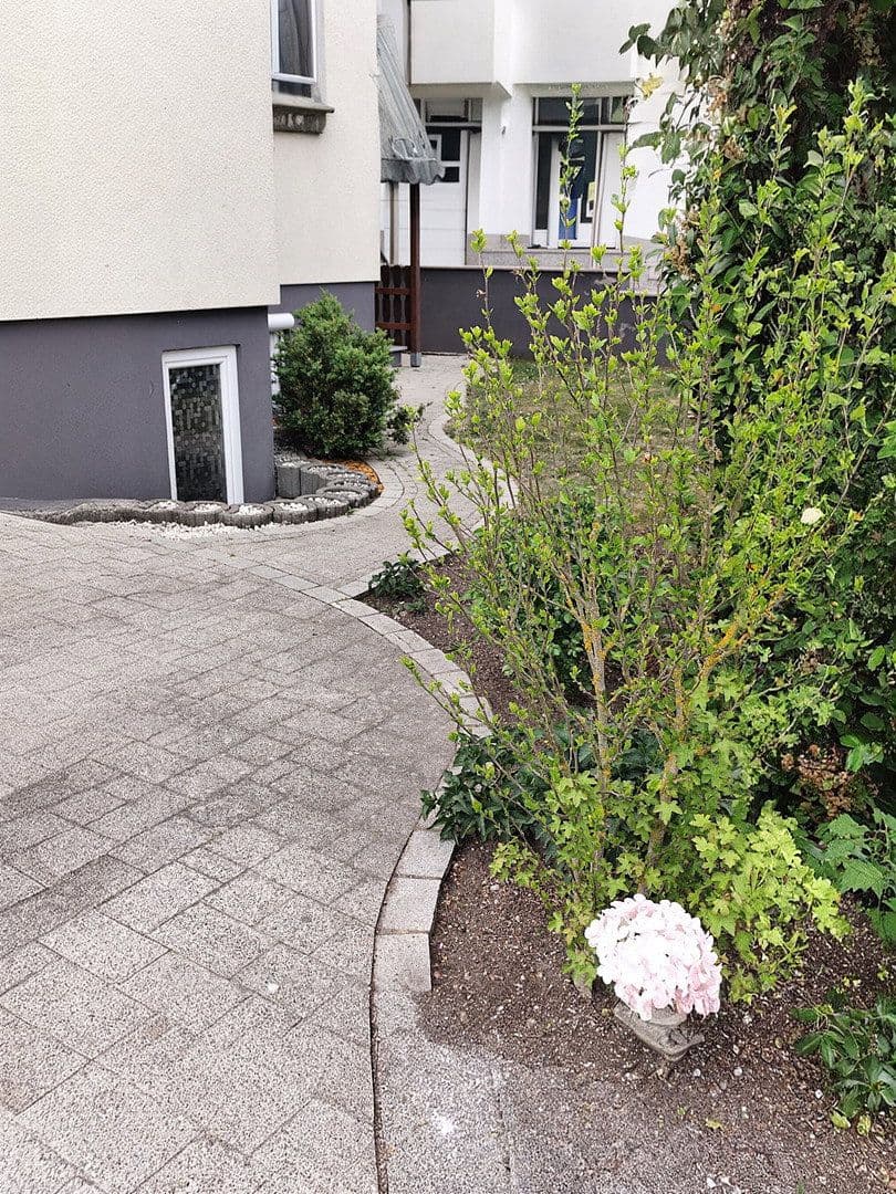 Predaj domu 322 m², pozemok 500 m², Singen (Hohentwiel), Bádensko-Wurttembersko Predaj domu 322 m², pozemok 500 m², Singen (Hohentwiel), Bádensko-Wurttembersko