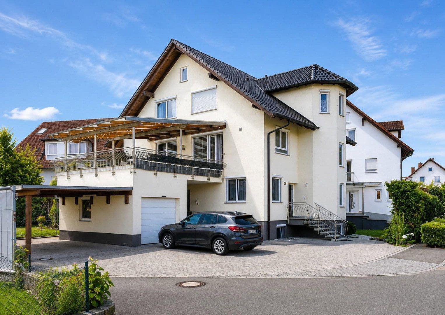 Predaj domu 322 m², pozemok 500 m², Singen (Hohentwiel), Bádensko-Wurttembersko Predaj domu 322 m², pozemok 500 m², Singen (Hohentwiel), Bádensko-Wurttembersko