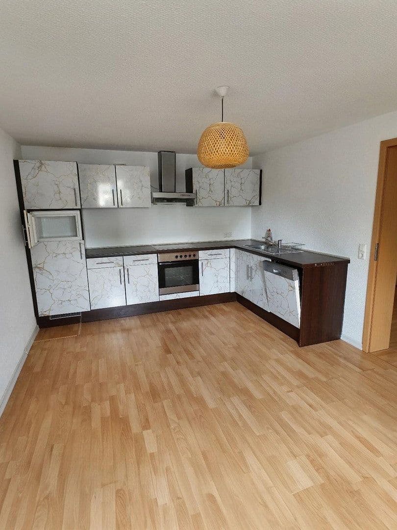 Predaj domu 322 m², pozemok 500 m², Singen (Hohentwiel), Bádensko-Wurttembersko Predaj domu 322 m², pozemok 500 m², Singen (Hohentwiel), Bádensko-Wurttembersko