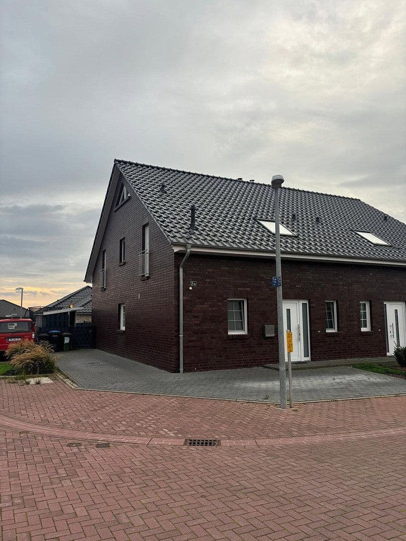 Predaj domu 127 m², pozemok 315 m², Hohenhameln, Dolné Sasko Predaj domu 127 m², pozemok 315 m², Hohenhameln, Dolné Sasko