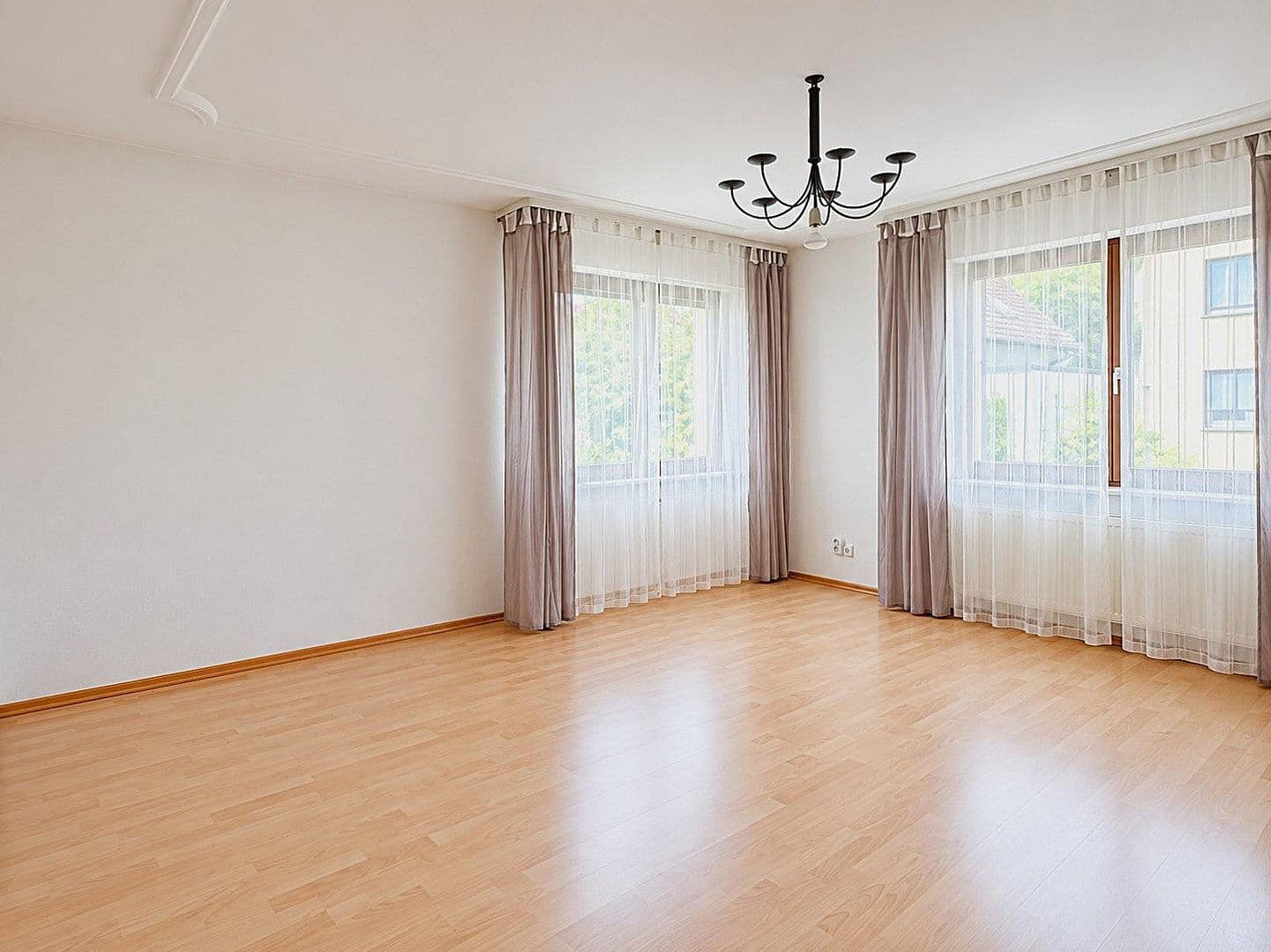 Predaj domu 171 m², pozemok 640 m², Dietzenbach, Hesensko Predaj domu 171 m², pozemok 640 m², Dietzenbach, Hesensko