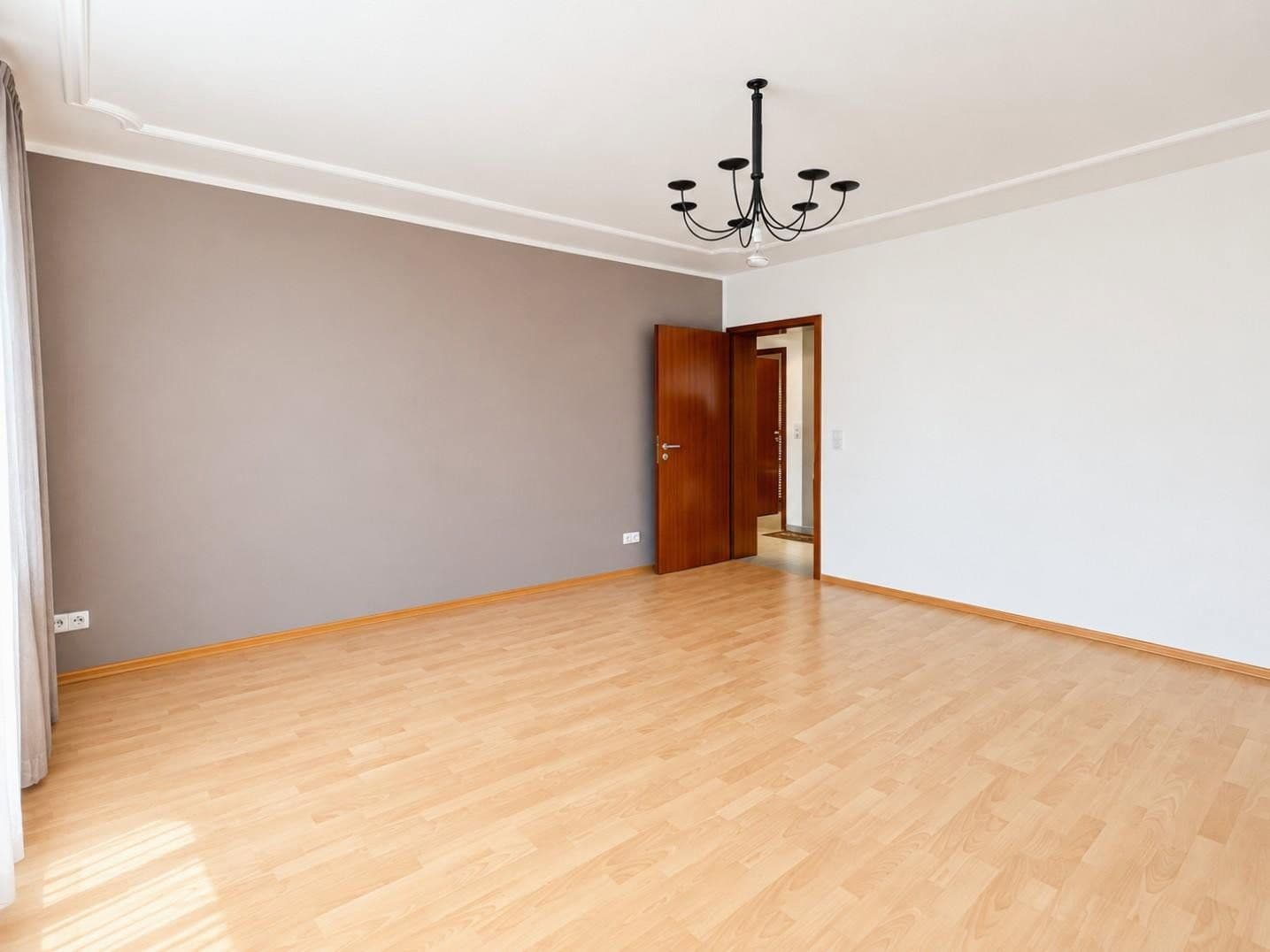 Predaj domu 171 m², pozemok 640 m², Dietzenbach, Hesensko Predaj domu 171 m², pozemok 640 m², Dietzenbach, Hesensko