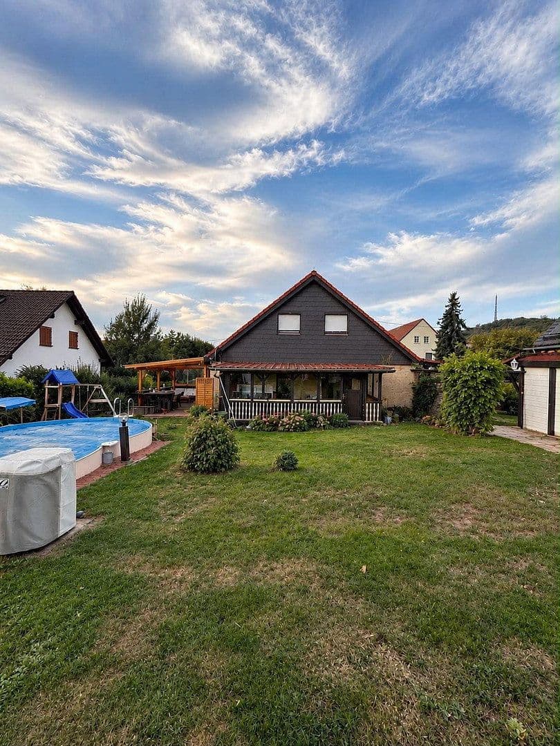 Predaj domu 116 m², pozemok 976 m², Wermsdorf, Sasko Predaj domu 116 m², pozemok 976 m², Wermsdorf, Sasko