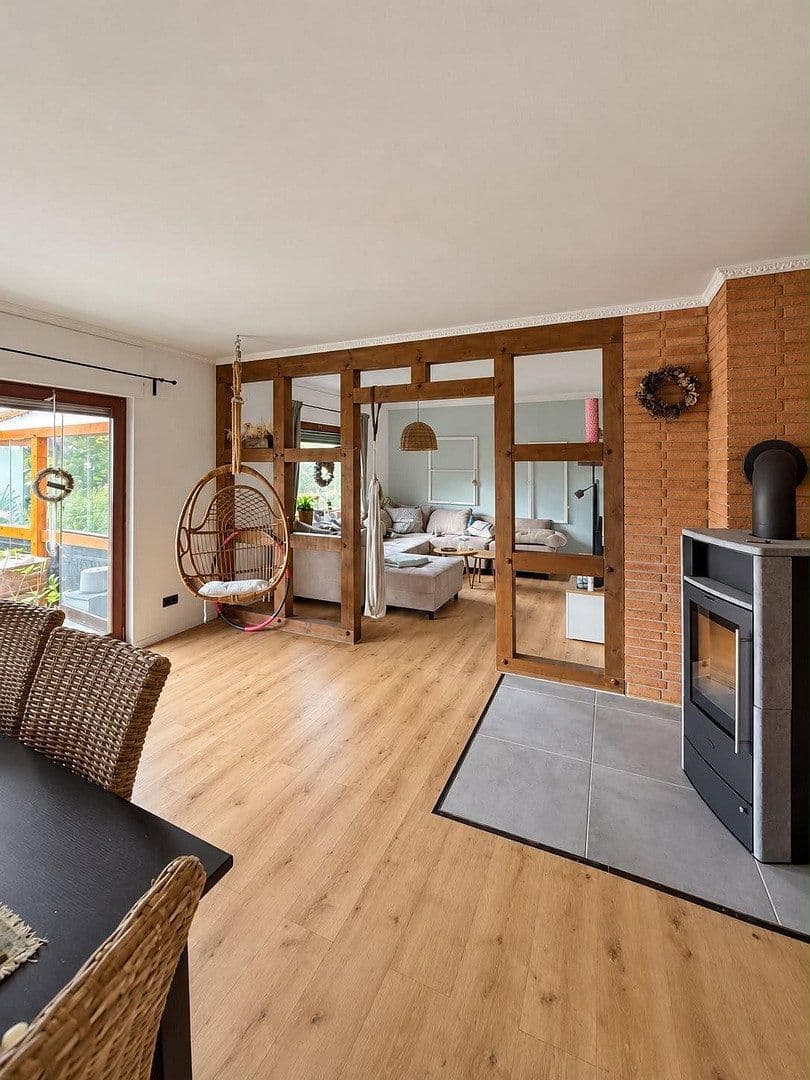 Predaj domu 116 m², pozemok 976 m², Wermsdorf, Sasko Predaj domu 116 m², pozemok 976 m², Wermsdorf, Sasko