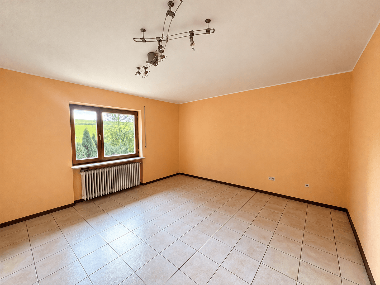 Predaj domu 196 m², pozemok 1.478 m², Klingstraße 12, Freiensteinau, Hesensko Predaj domu 196 m², pozemok 1.478 m², Klingstraße 12, Freiensteinau, Hesensko