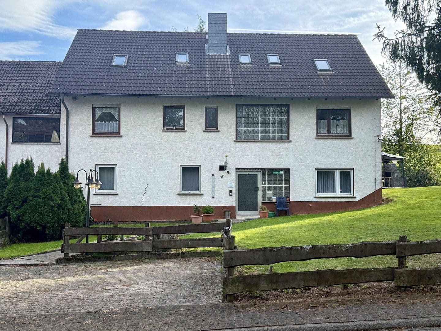 Predaj domu 196 m², pozemok 1.478 m², Klingstraße 12, Freiensteinau, Hesensko Predaj domu 196 m², pozemok 1.478 m², Klingstraße 12, Freiensteinau, Hesensko