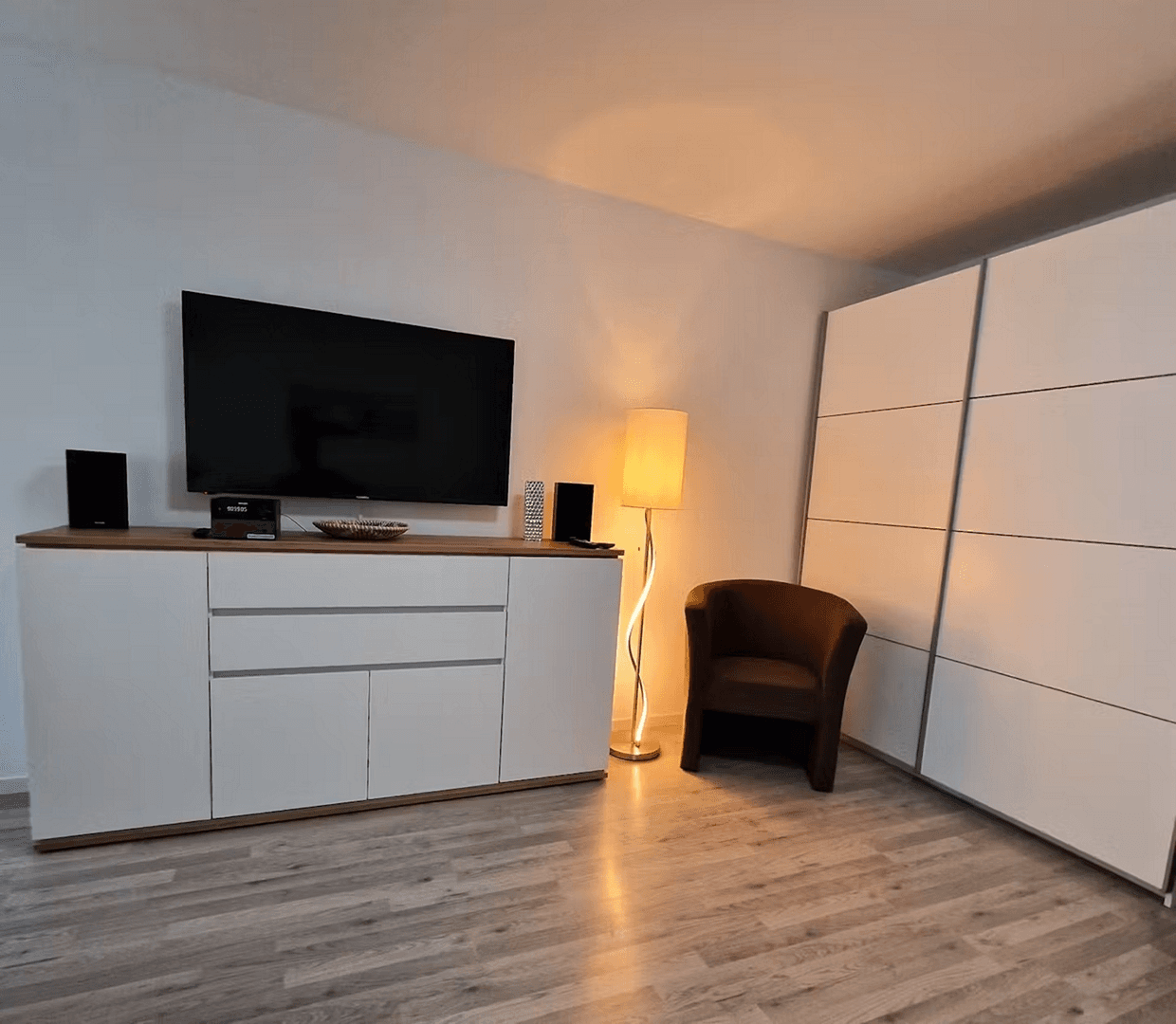 Prenájom bytu 1-izbový 33 m², München, Bavorsko Prenájom bytu 1-izbový 33 m², München, Bavorsko