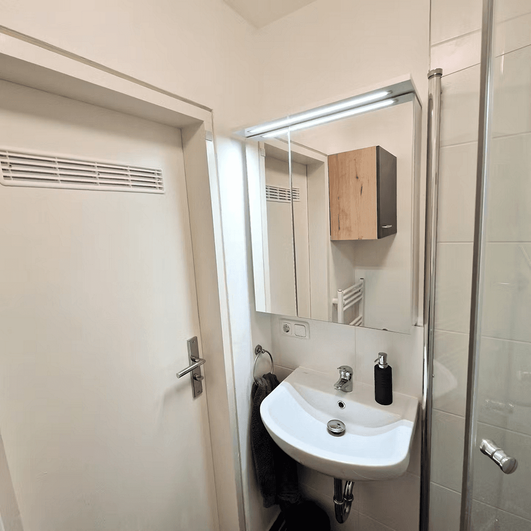 Prenájom bytu 1-izbový 33 m², München, Bavorsko Prenájom bytu 1-izbový 33 m², München, Bavorsko