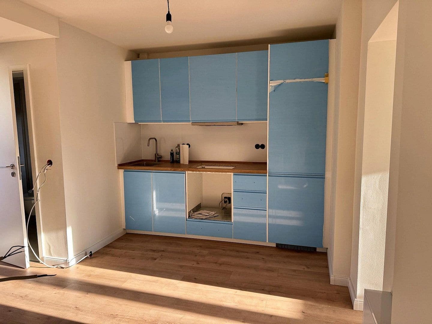 Prenájom bytu 2-izbový 45 m², Köln, Severné Porýnie - Westfálsko Prenájom bytu 2-izbový 45 m², Köln, Severné Porýnie - Westfálsko