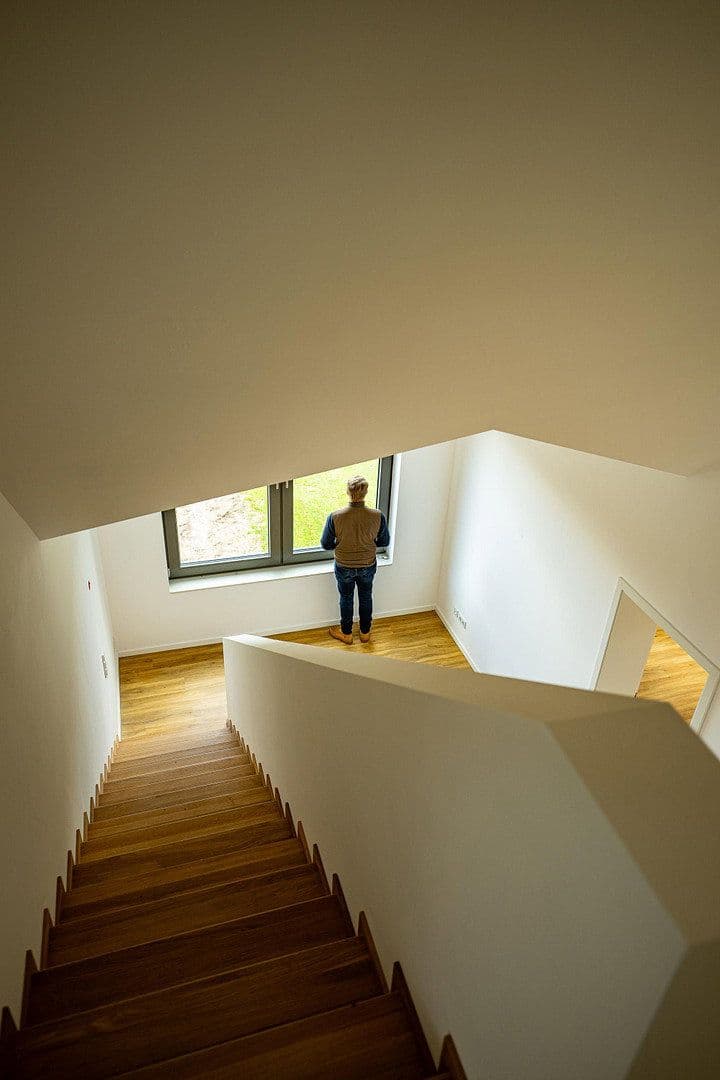 Prenájom bytu 5-izbový 155 m², Wennigsen (Deister), Dolné Sasko Prenájom bytu 5-izbový 155 m², Wennigsen (Deister), Dolné Sasko