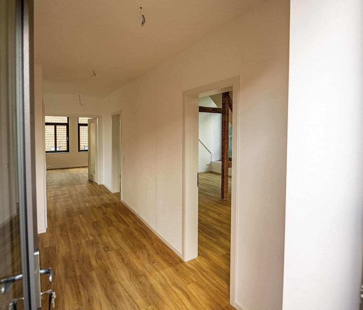 Prenájom bytu 5-izbový 155 m², Wennigsen (Deister), Dolné Sasko Prenájom bytu 5-izbový 155 m², Wennigsen (Deister), Dolné Sasko