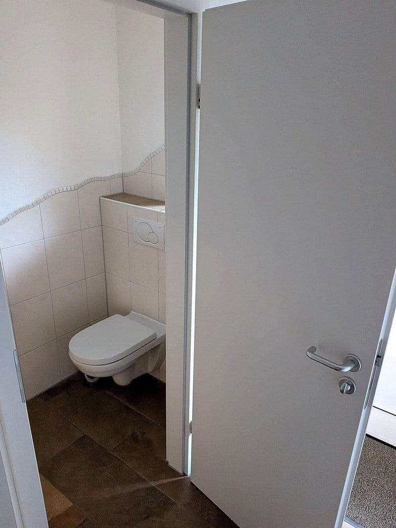 Prenájom bytu 4-izbový 120 m², Sindelfingen, Bádensko-Wurttembersko Prenájom bytu 4-izbový 120 m², Sindelfingen, Bádensko-Wurttembersko