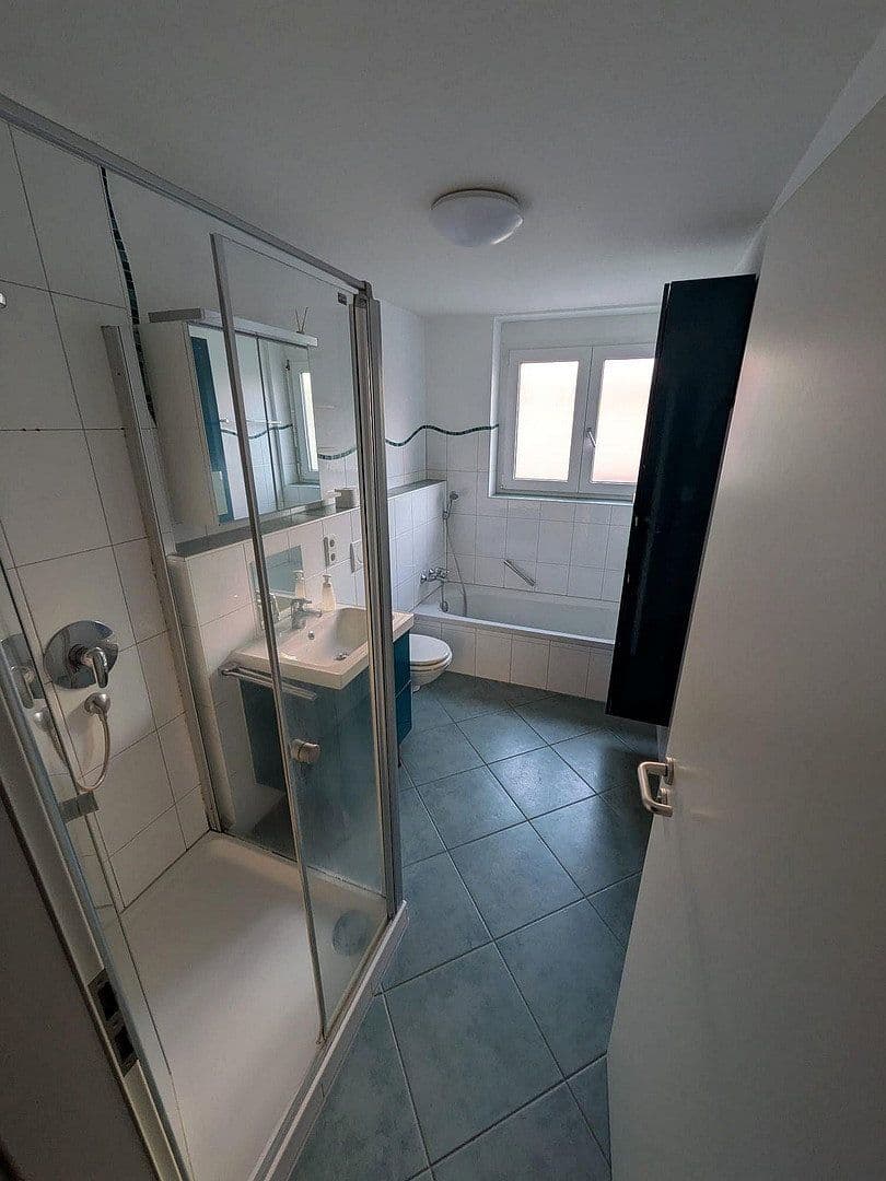 Prenájom bytu 4-izbový 120 m², Sindelfingen, Bádensko-Wurttembersko Prenájom bytu 4-izbový 120 m², Sindelfingen, Bádensko-Wurttembersko