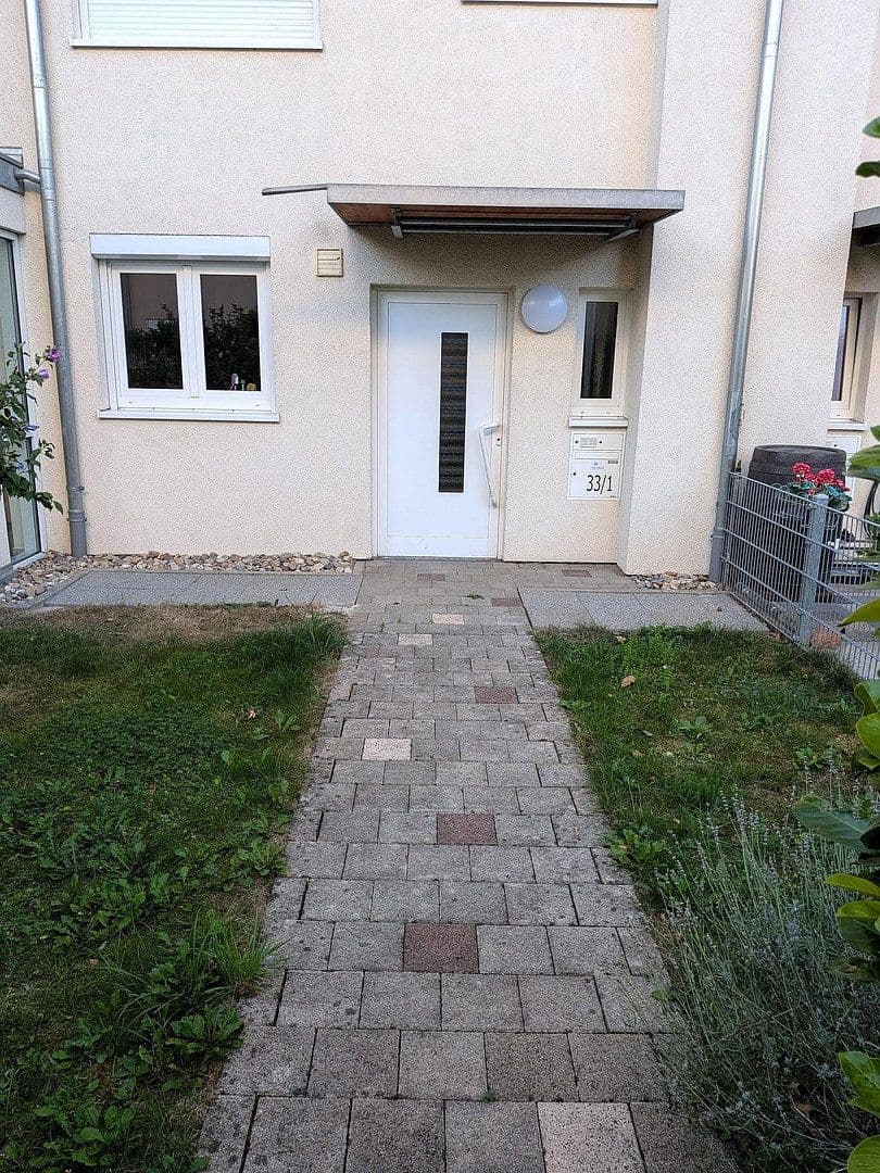 Prenájom bytu 4-izbový 120 m², Sindelfingen, Bádensko-Wurttembersko Prenájom bytu 4-izbový 120 m², Sindelfingen, Bádensko-Wurttembersko